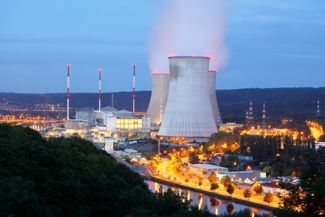 What is the Difference Between Nuclear Fusion and Fission?