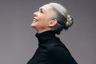 Hide Gray Hair Without Dyeing It