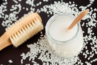 How to Achieve Effortlessly Beautiful Hair With Rice Water