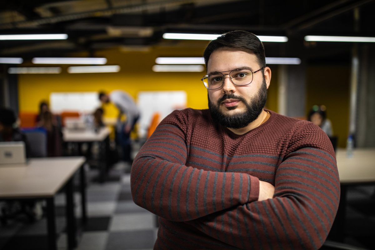 What Glasses Frames Fit Your Face Shape? The Habitat