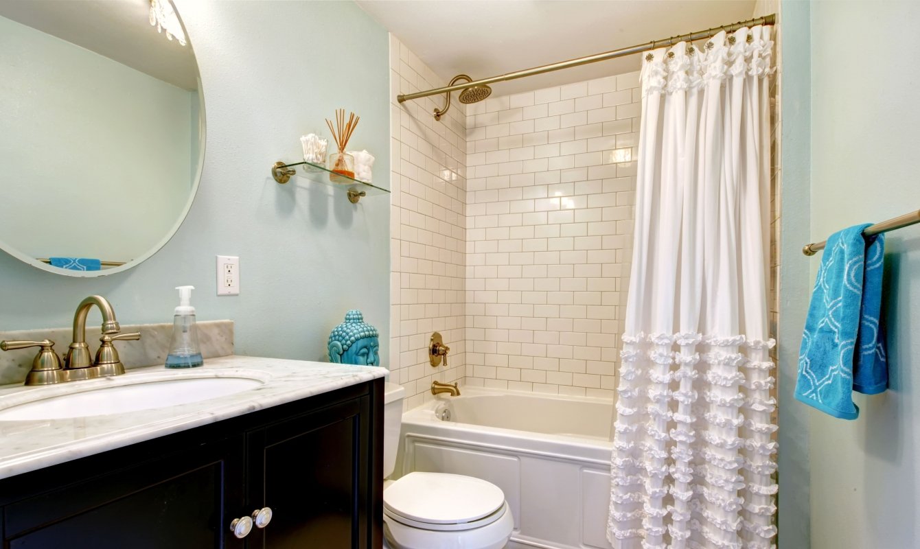 Create Bathroom Glam With This Shower Curtain Inspiration The Habitat