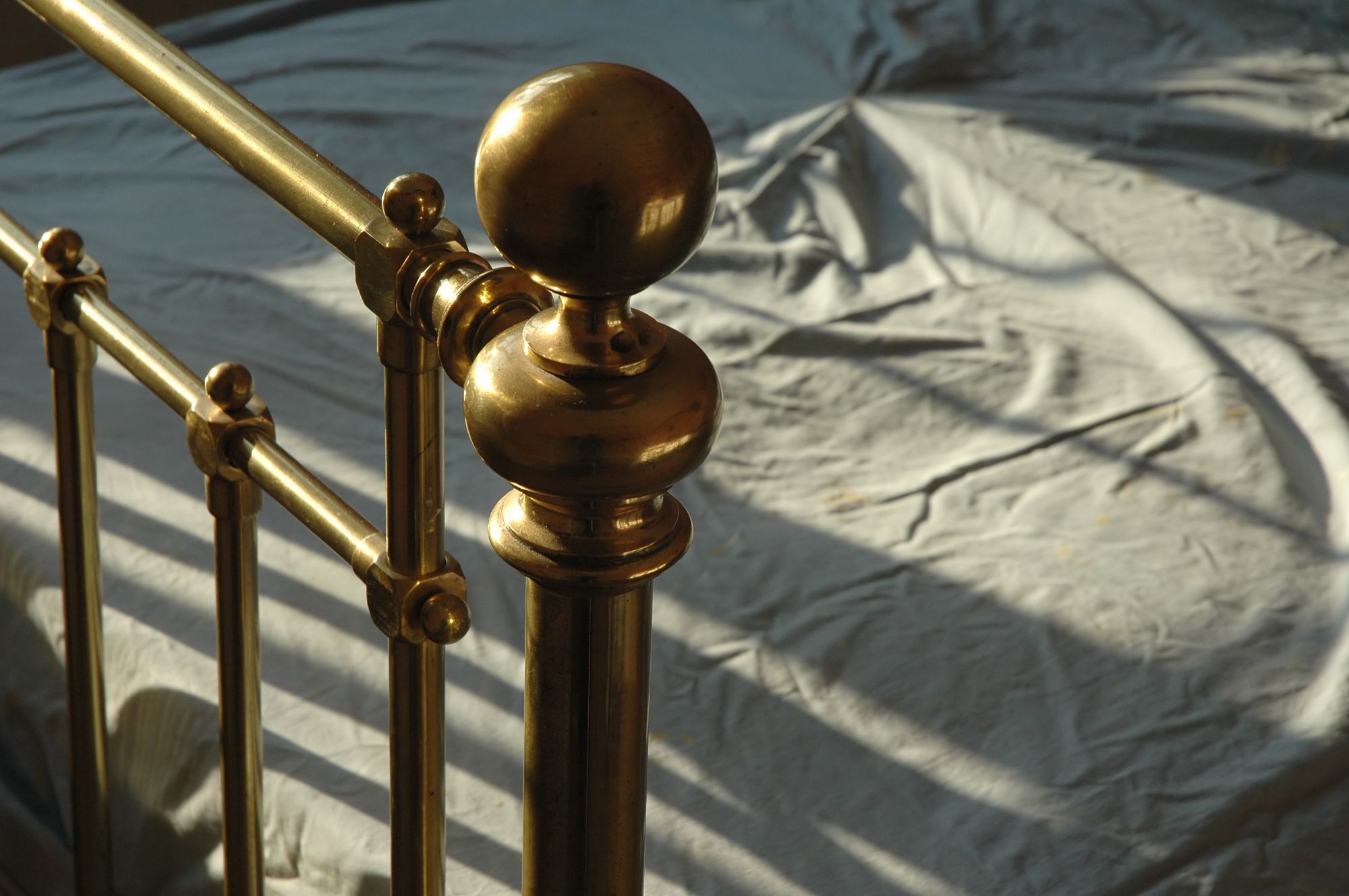 Fix a Squeaky Bed Troubleshooting Tips, and Tricks The Habitat